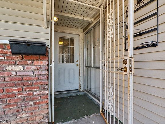 3rd image of 6144 Cromwell Ave