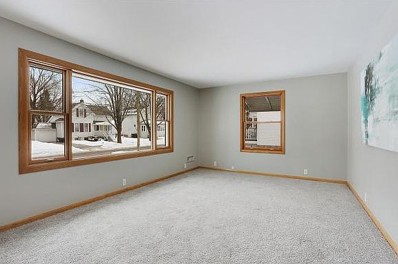 4th image of 408 S Superior St