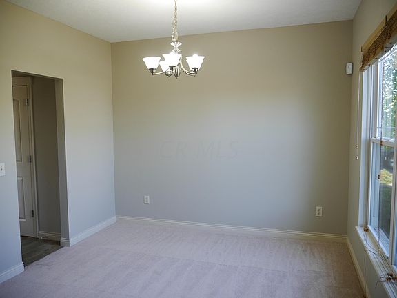 3rd image of 162 Cameron Dr