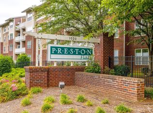 1000 E Woodlawn Rd APT 418, Charlotte, NC