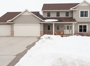 N8408 Muirfield Way, MENASHA, WI 54952