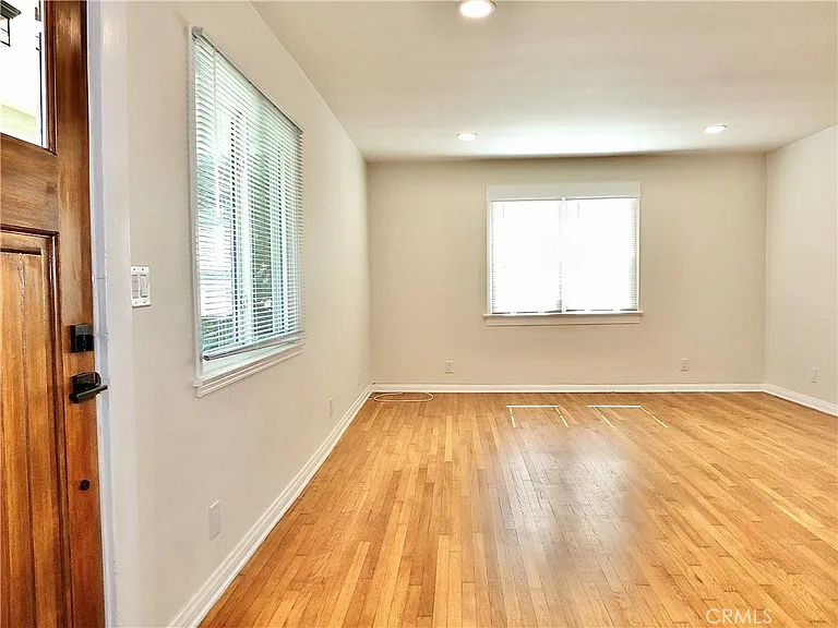 4036 E Vermont St — Photo 5