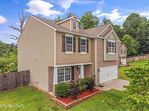 3rd image of 5479 Calvert Ln