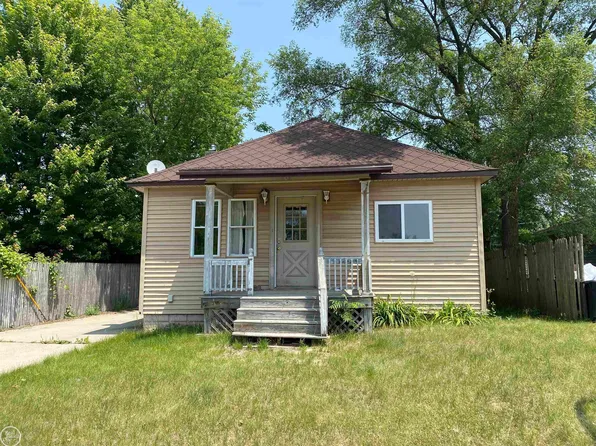 1912 27th St, Port Huron, MI 48060