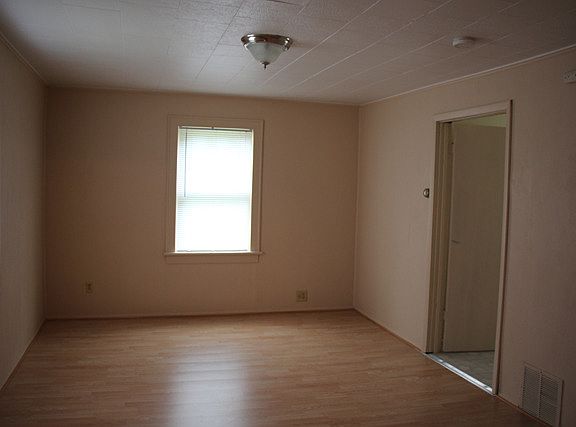 2nd image of 1132 Crosat St