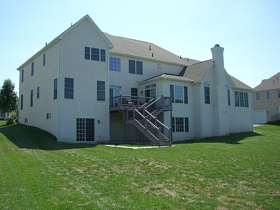 4th image of 4 Weightman Dr