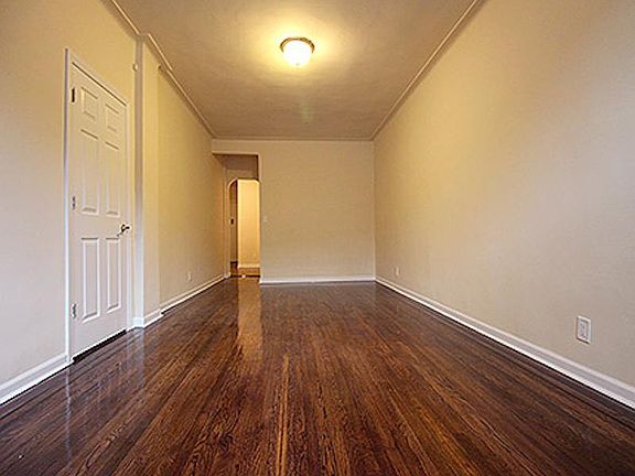 4th image of 2822 172nd St #3A