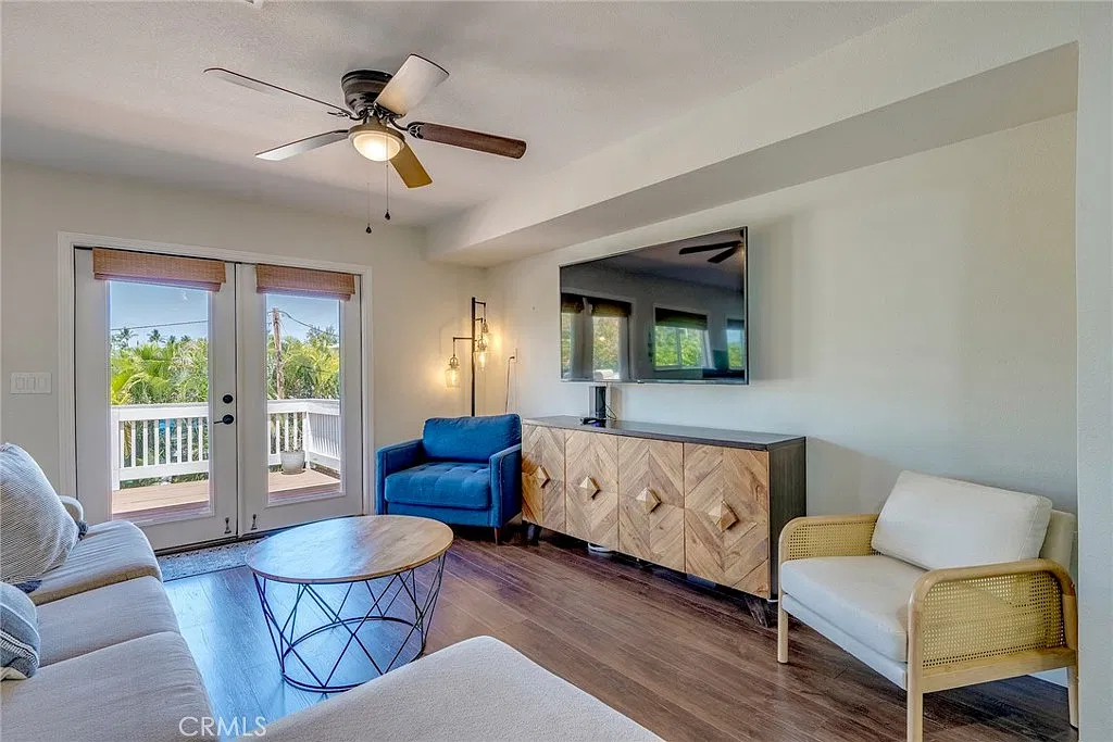 3 bed, 1100 sqft, $5,000 — Photo 2