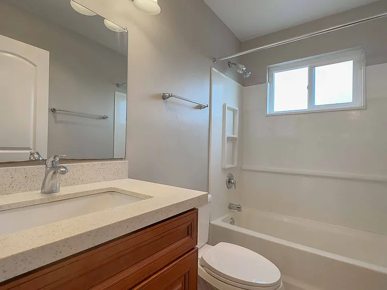 Twin Palms Apartments — Photo 7