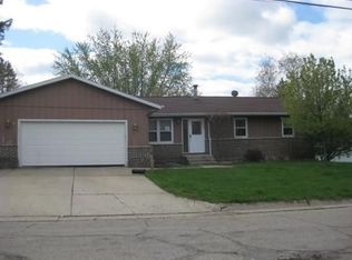 190 River St, Portage, WI 53901