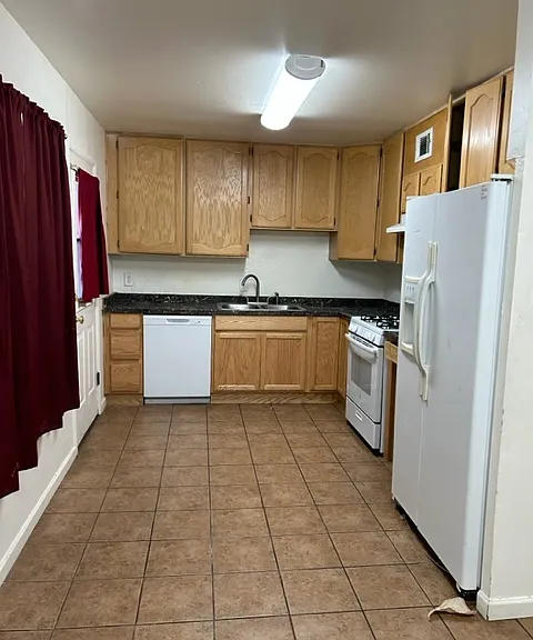 2 E Ridgecrest Dr — Photo 6