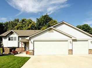 600 Deer Trl, Montgomery, MN 56069