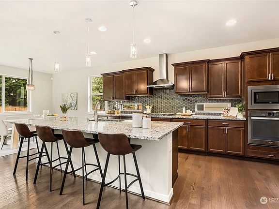 5th image of 5045 327th Avenue NE