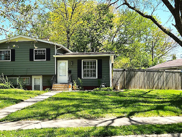 4003 Latham St — Photo 1