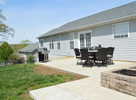 2nd image of 426 Caddy Ct