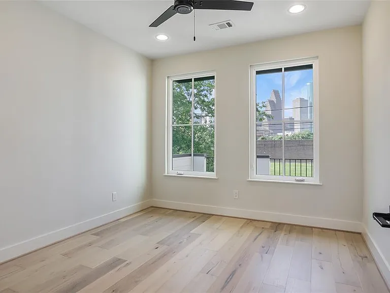 1112 Dart St — Photo 14