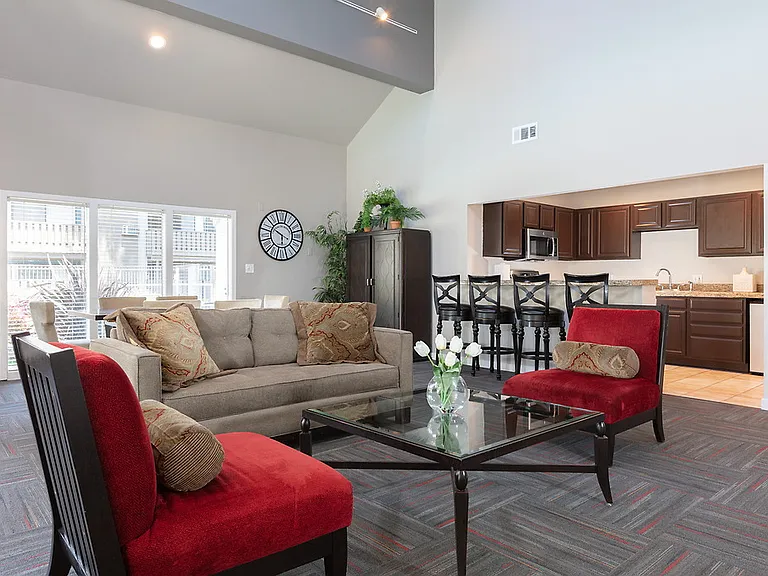 Riley Square — Photo 15