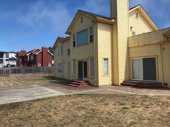 2nd image of 1017 Crocker Ave