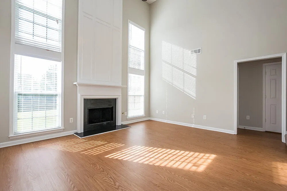3 bed, 2.5 bath, 1736 sqft, $2,390 — Photo 3