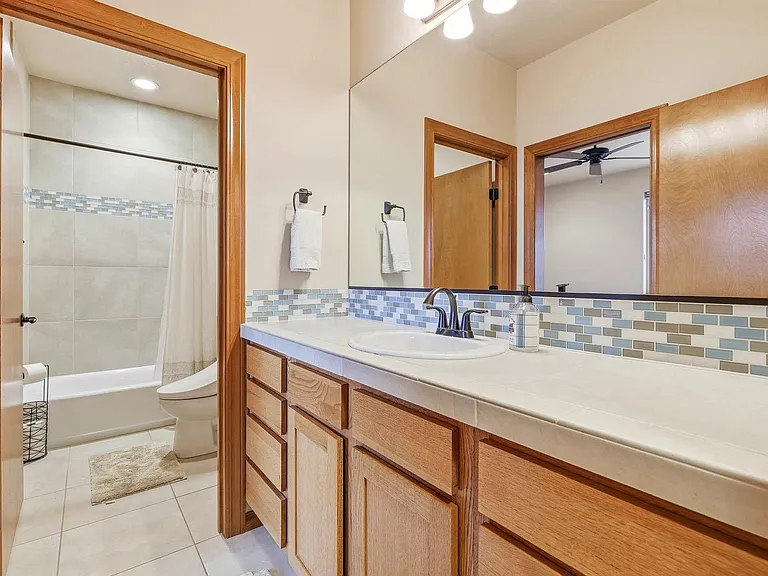 477 Heritage Hills Dr — Photo 32