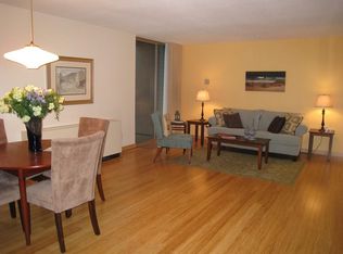 22 Bradbury St APT A, Cambridge, MA 02138