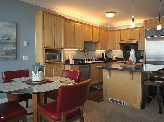 5th image of 1723 NW Harbor Ave #34