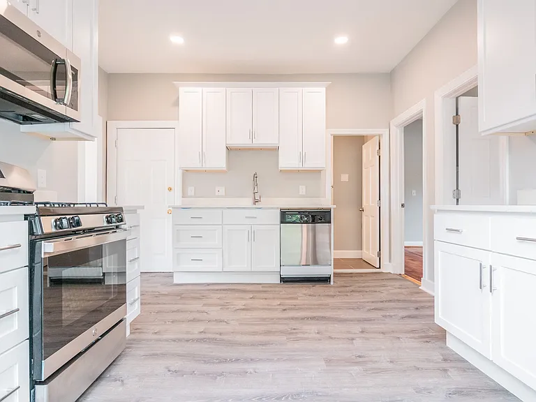 16 Rossmore Rd #1 — Photo 1