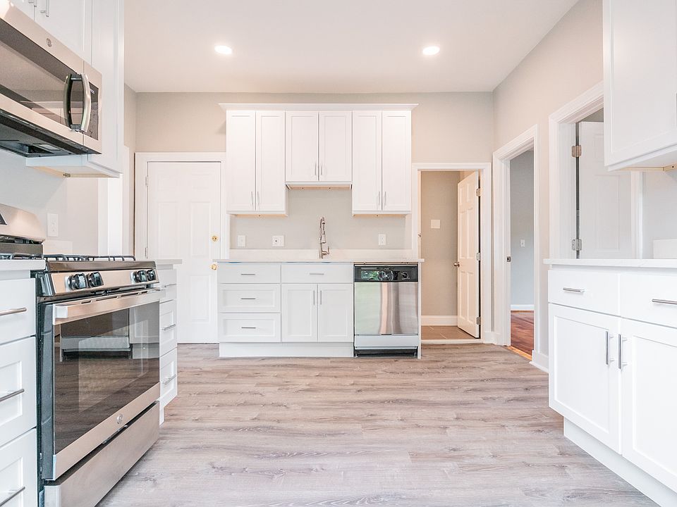 1st image of 16 Rossmore Rd #1L