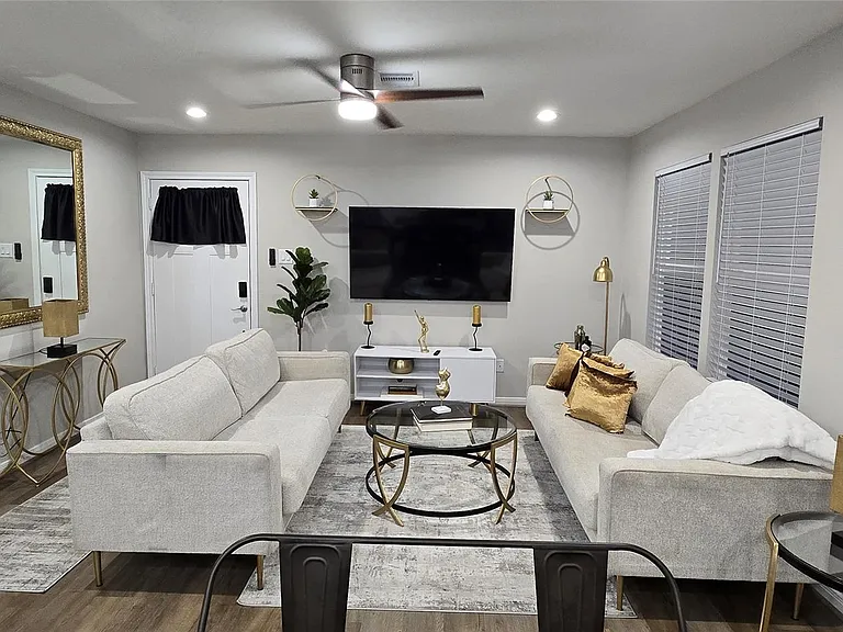 5102 Haywood St #B — Photo 2