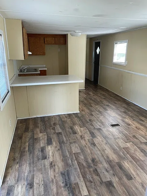2 bed, $850 — Photo 2