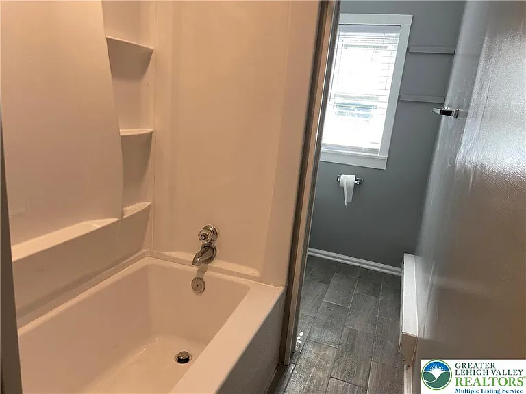 810 Pine St — Photo 23