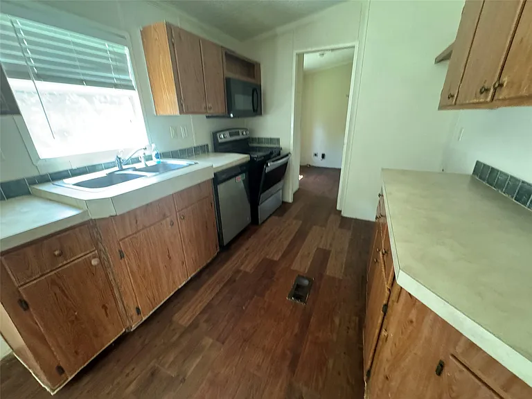 16415 Tamra Ct — Photo 9