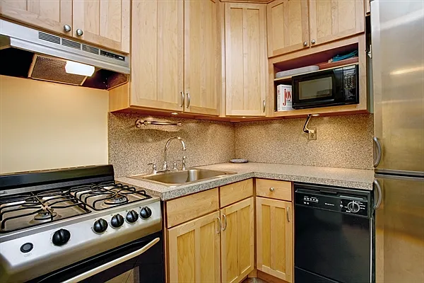 Sold by Citi Habitats | media 9