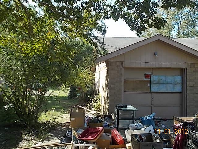 2nd image of 3913 Forest Lawn Rd