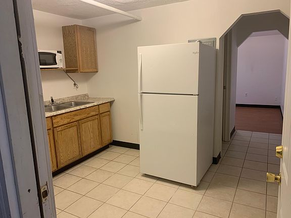 4th image of 130 Wood St #305