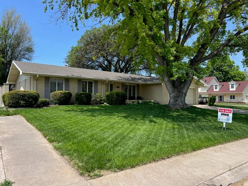 522 Pacific St, Cambridge, NE 69022 | Zillow