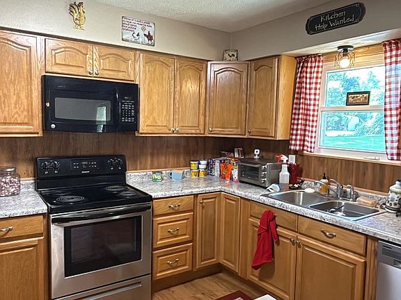 2nd image of 443 Cabell St