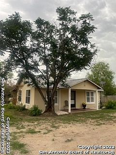 2nd image of 624 County Road 6716