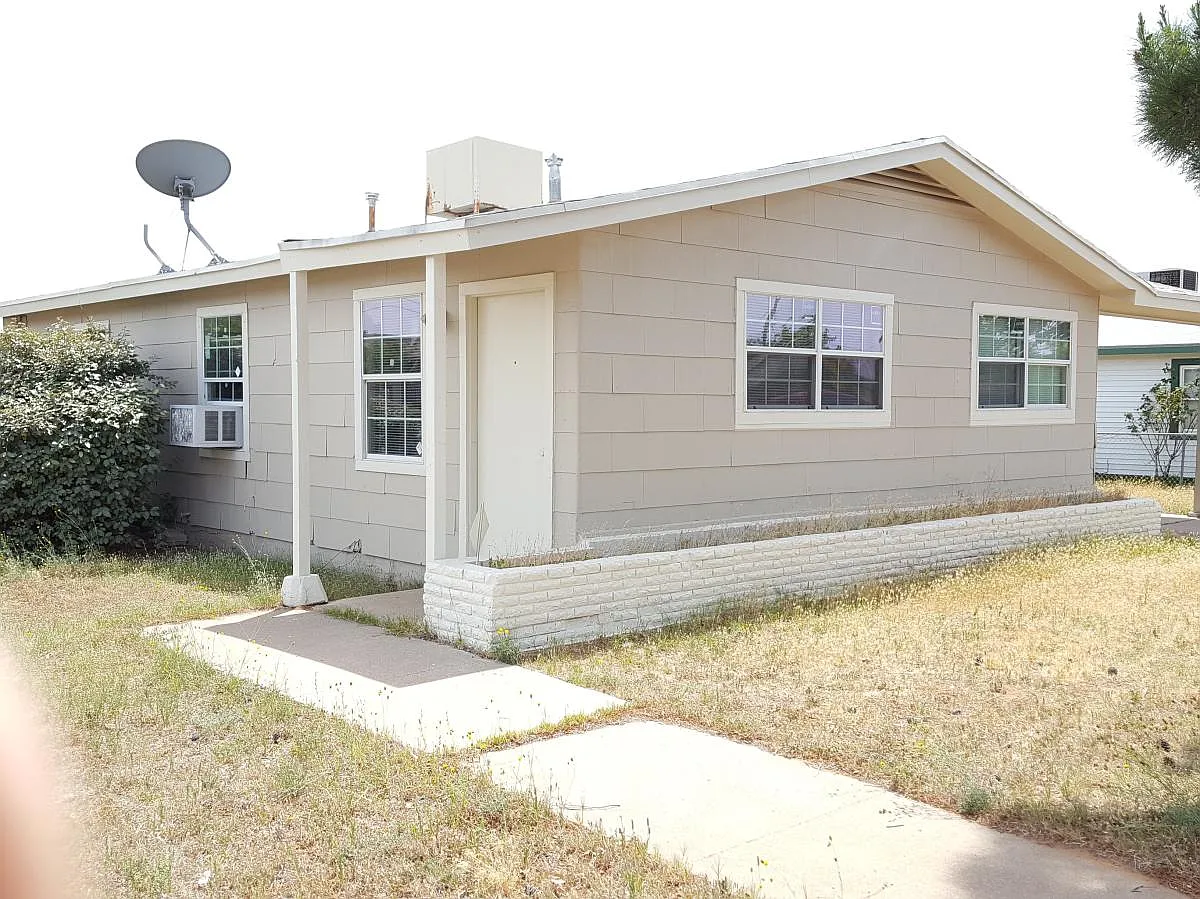 1001 W 30th Street — Photo 2