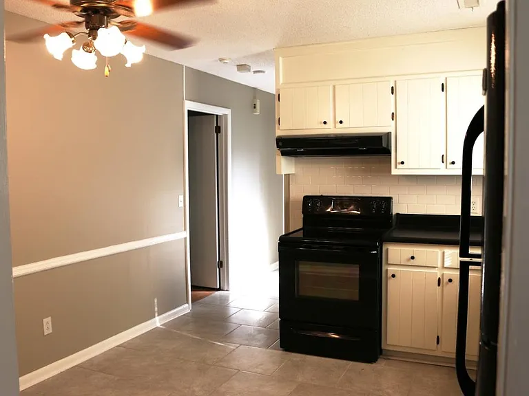 103 Cochran St — Photo 10