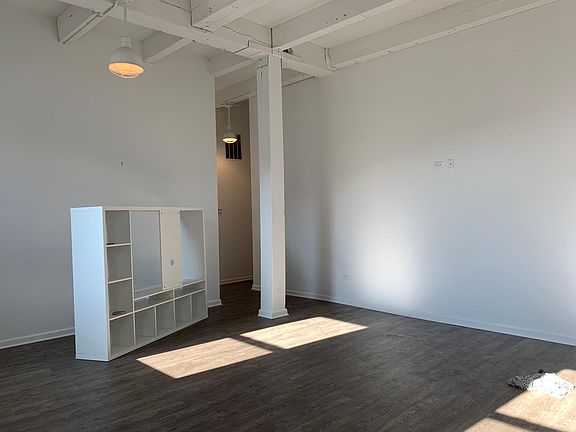 5th image of 930 W Dakin St #5gumduyff