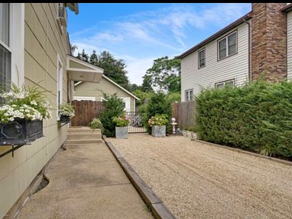 4th image of 341 Waverly Pl