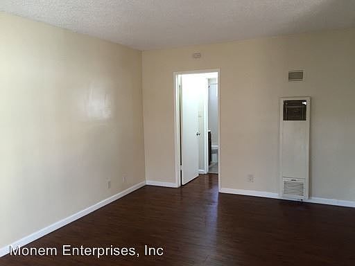5th image of 229 S Alexandria Ave APT 6