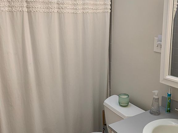 5th image of 3413 Draper Ave