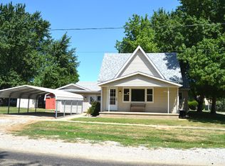 408 Main St, Wapella, IL 61777
