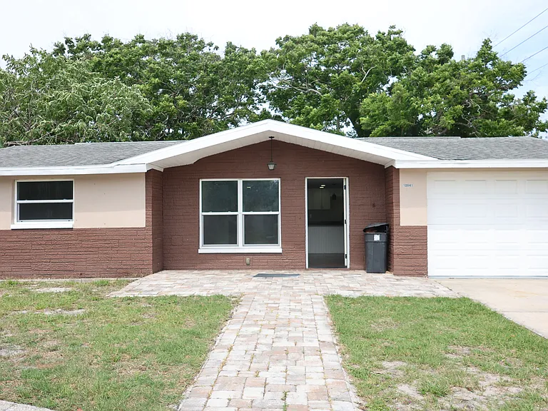 10941 Felsdale Ave — Photo 1