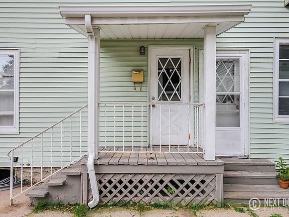4th image of 50 Packard Ave SE