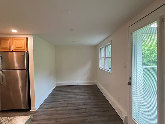 2nd image of 40 Echo Rd