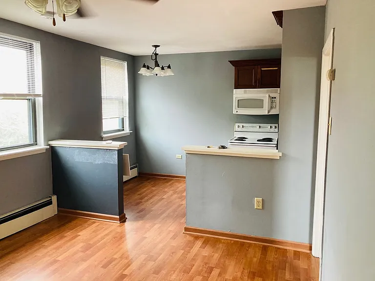 845 Western Avenue — Photo 23