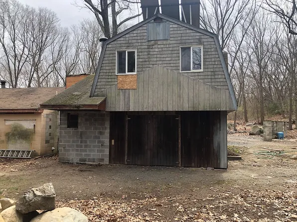 441 Greenbush Rd, Warwick, RI 02818